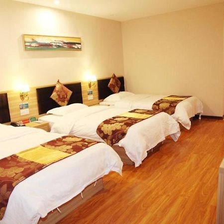 Greentree Alliance Yichang East Yichang Station Hotel Esterno foto