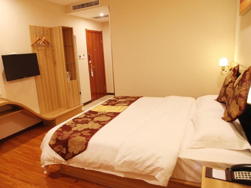 Greentree Alliance Yichang East Yichang Station Hotel Esterno foto