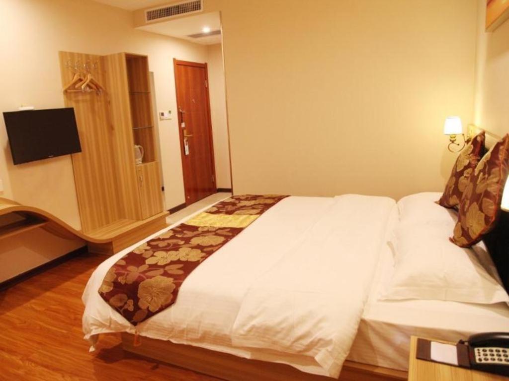 Greentree Alliance Yichang East Yichang Station Hotel Esterno foto
