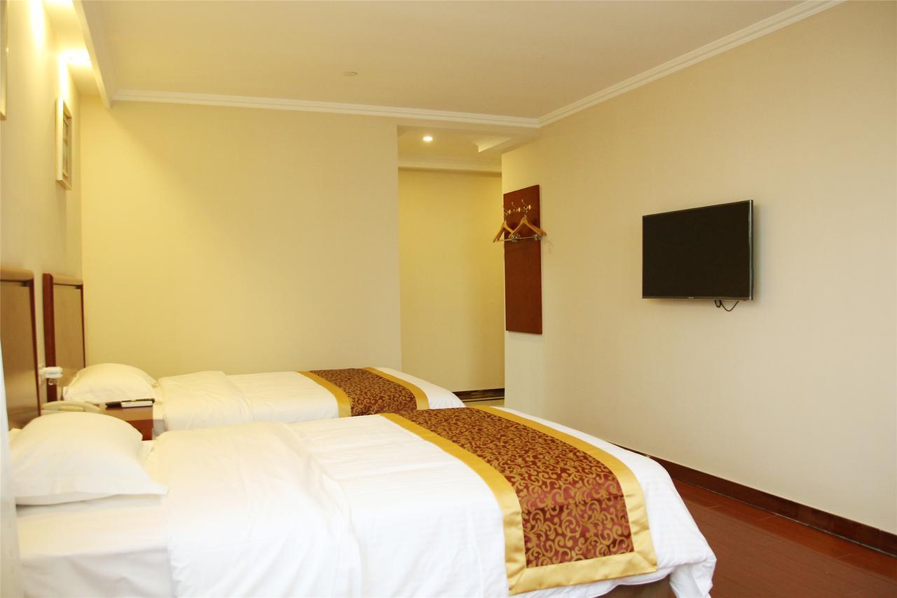 Greentree Alliance Yichang East Yichang Station Hotel Esterno foto