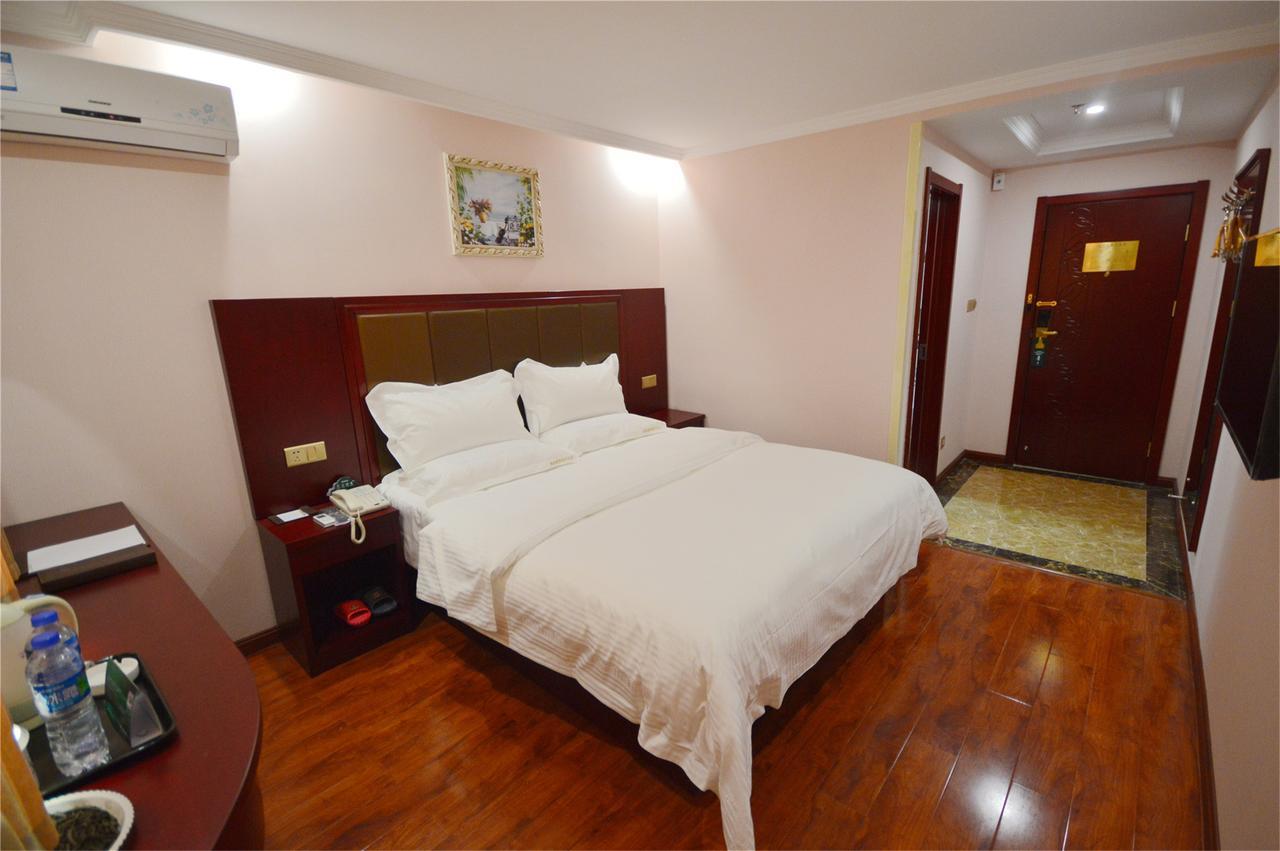 Greentree Alliance Yichang East Yichang Station Hotel Esterno foto