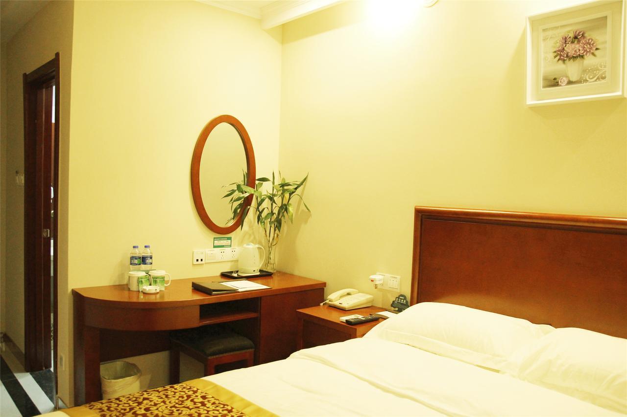 Greentree Alliance Yichang East Yichang Station Hotel Esterno foto