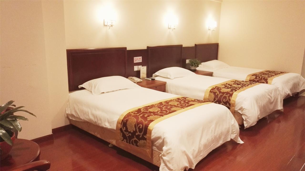 Greentree Alliance Yichang East Yichang Station Hotel Esterno foto