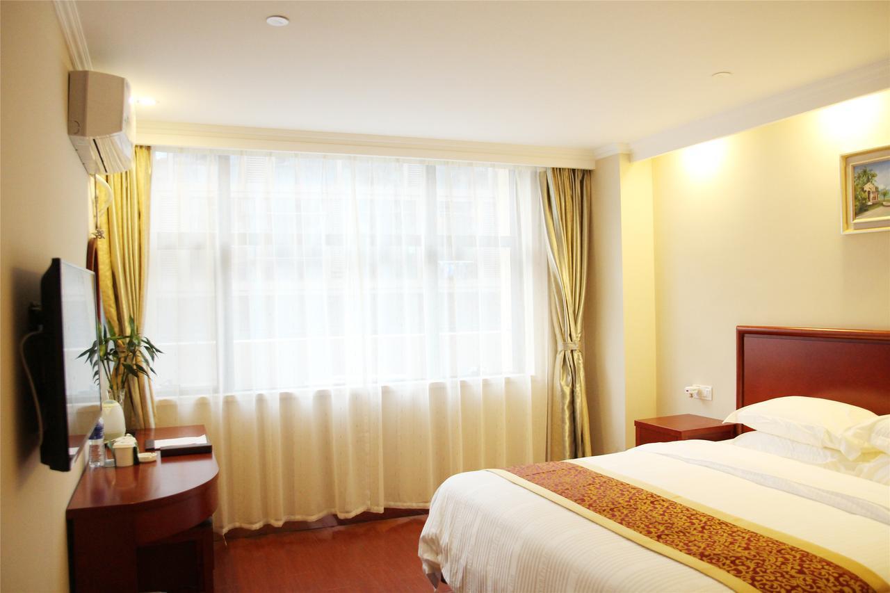 Greentree Alliance Yichang East Yichang Station Hotel Esterno foto